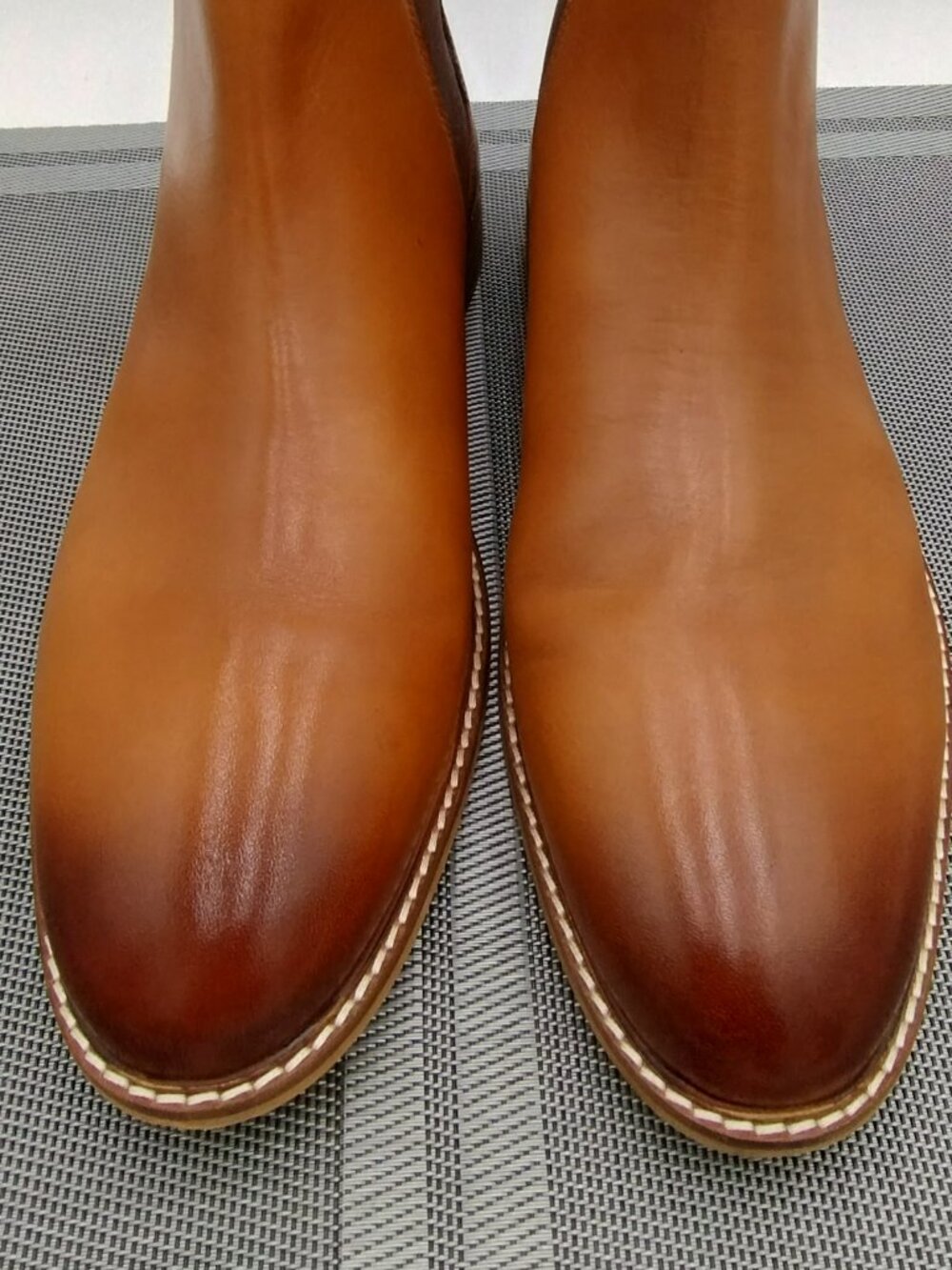 Thomas & Vine Corbin Chelsea Leather Boot Cognac Size 10 - Picture 4 of 13